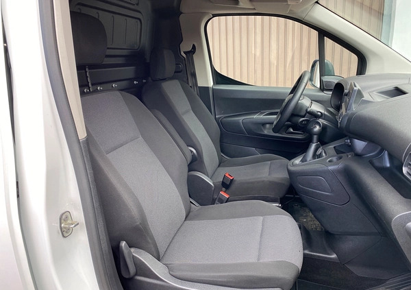 Toyota Proace City cena 59900 przebieg: 96000, rok produkcji 2021 z Żyrardów małe 137